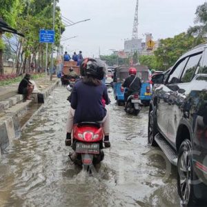 Banjir Rob yang yang terjadi di Jakarta Utara pada Tahun 2021