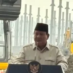 Prabowo Sapa Tomy Winata pada Peresmian  Proyek Ekosistem Baterai EV