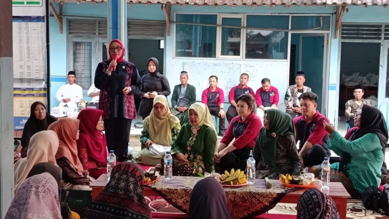 Pimpin Upacara Hari Kartini di Rembang, Menteri PPPA Tegaskan Komitmen Asta Cita untuk Pemberdayaan Perempuan