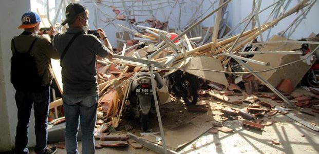 7 Gempa Bumi Hari Ini, 4 Terjadi di Sulawesi dan Sebabkan Kepanikan 7 Gempa Bumi Hari Ini, 4 Terjadi di Sulawesi dan Sebabkan Kepanikan