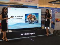 Ukuran TV Lebih Panjang Dari Tinggi Manusia, TCL Luncurkan TV 4K QLED Terbaru 98 Inch Dengan Refresh Rate 120Hz