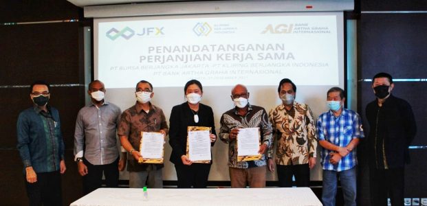 Penandatanganan Perjanjian Kerjasama JFX – KBI -Bank Artha Graha Internasional Tbk Penandatanganan Perjanjian Kerjasama JFX – KBI -Bank Artha Graha Internasional Tbk