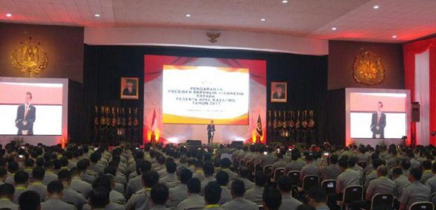 Jokowi: Polisi Harus Siap Antisipasi Kejahatan Siber Jokowi: Polisi Harus Siap Antisipasi Kejahatan Siber