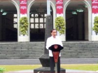 Jokowi dan Tangga Keramat Balairung UGM