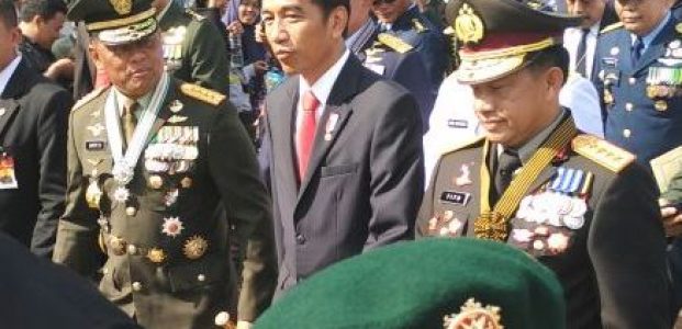 Jokowi di HUT TNI Jokowi di HUT TNI