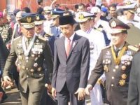 Jokowi Jalan Kaki 3 Km ke HUT TNI