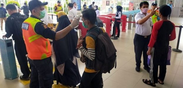Bupati Bogor Sebut PSBB Akan Sia-sia, Bila KRL Tetap Beroperasi Bupati Bogor Sebut PSBB Akan Sia-sia, Bila KRL Tetap Beroperasi